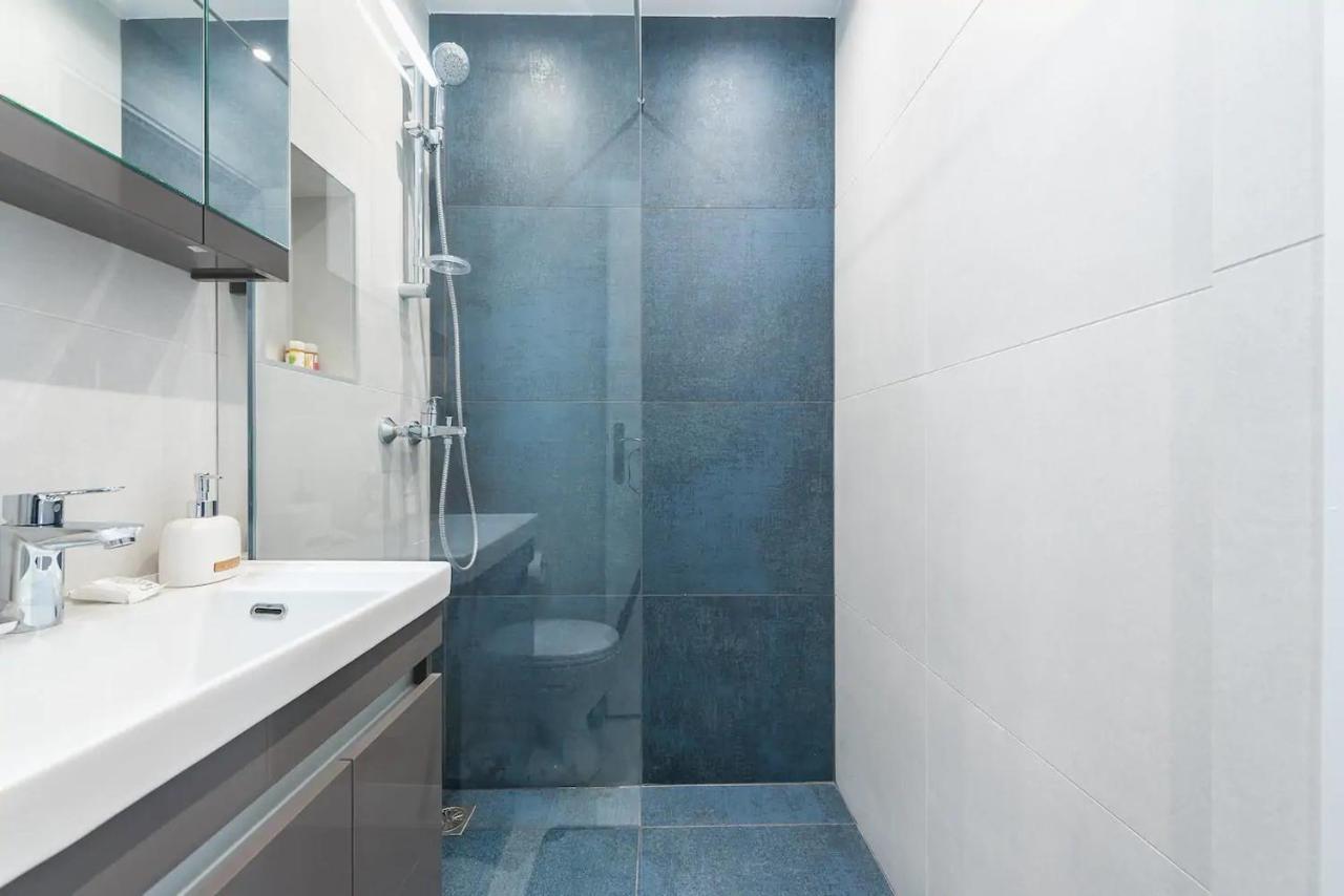 Glyfada Glass-Walled Designed Apt Athens Exterior photo
